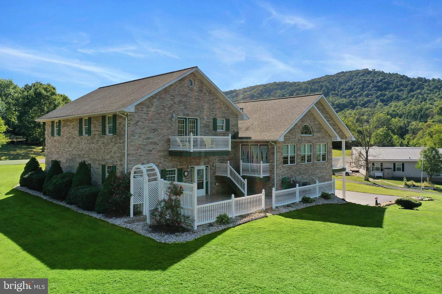 NEW LISTING 283 Summit Drive, Short Gap Ally Litten